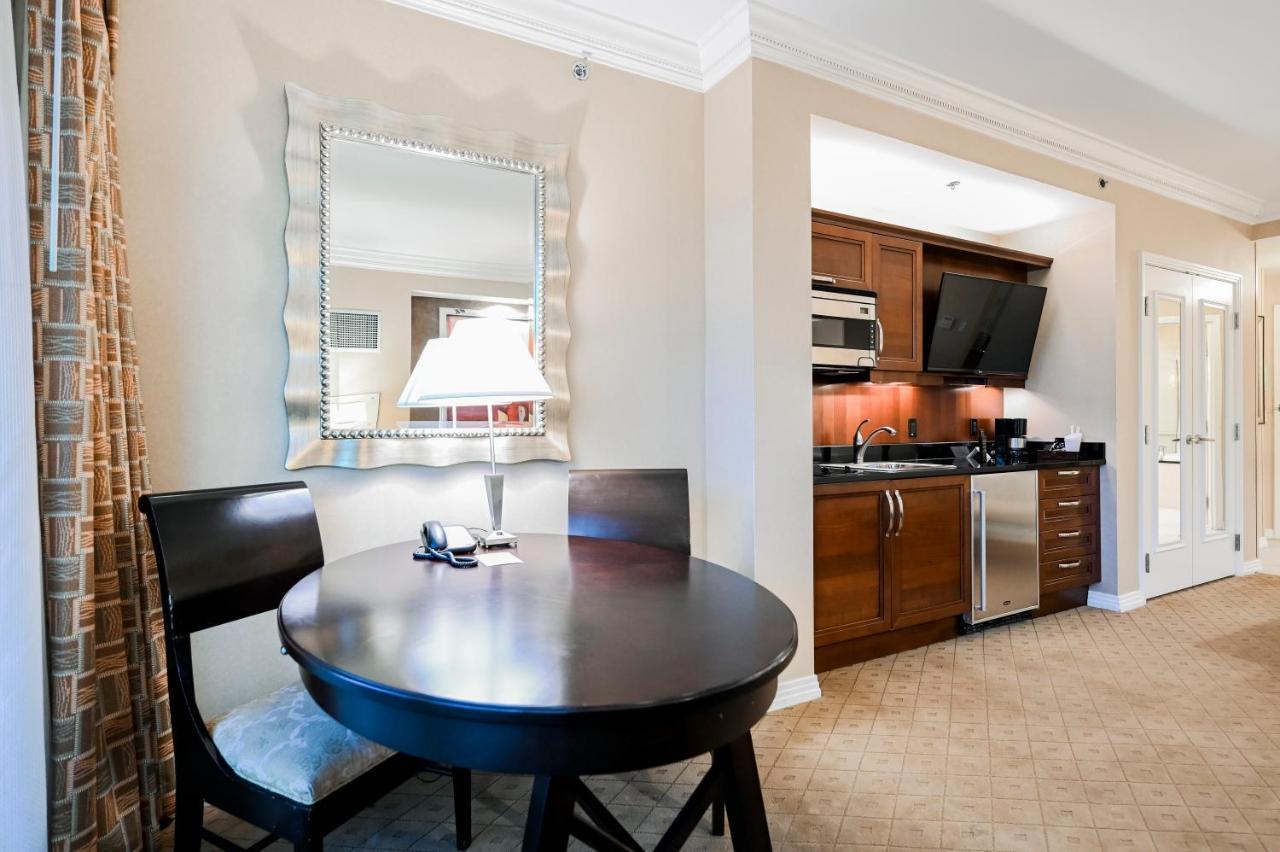 Penthouse Suite With Strip View At The Signature At Mgm Grand Лас-Вегас Экстерьер фото