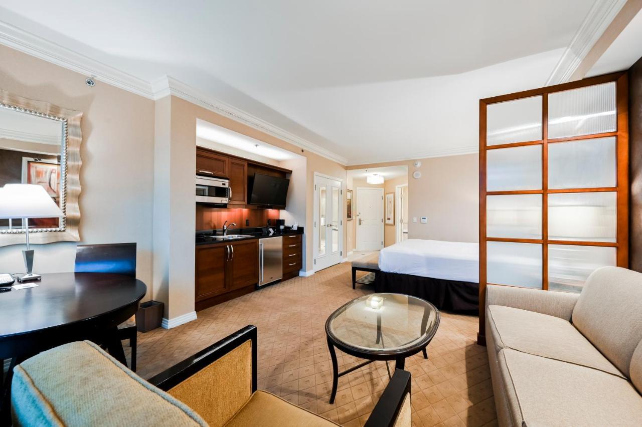 Penthouse Suite With Strip View At The Signature At Mgm Grand Лас-Вегас Экстерьер фото